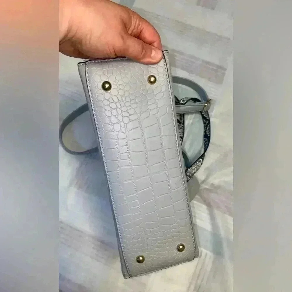 Beautiful gray color bag for everyday using. No name - Picture 6 of 8
